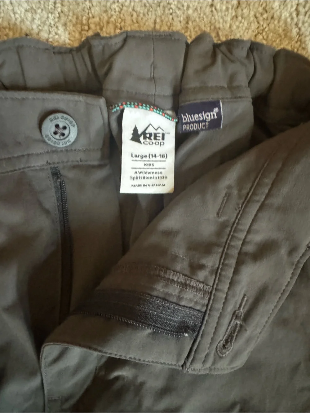 GUC Zip off pants
